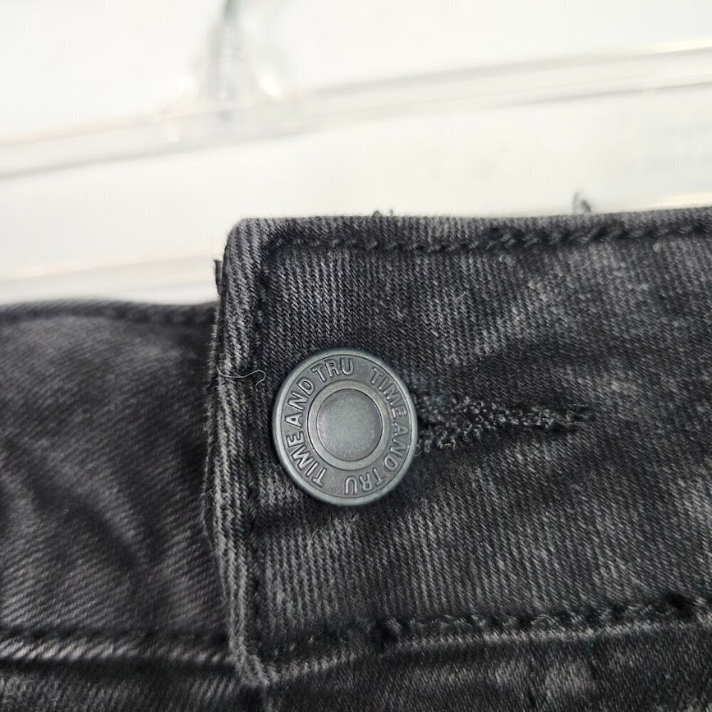 TIME AND TRU Jean Shorts size 18 BLACK Distressed Denim Goth Grunge Mid Rise - Picture 5 of 7